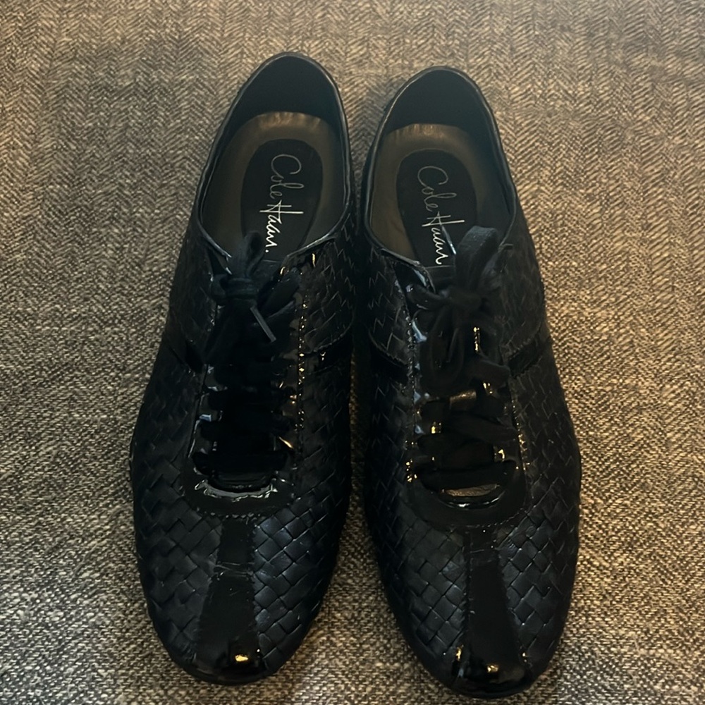 Genuine Black Leather Cole Haan Nike Air Woven Shoe 10 AA, Great Condition.
